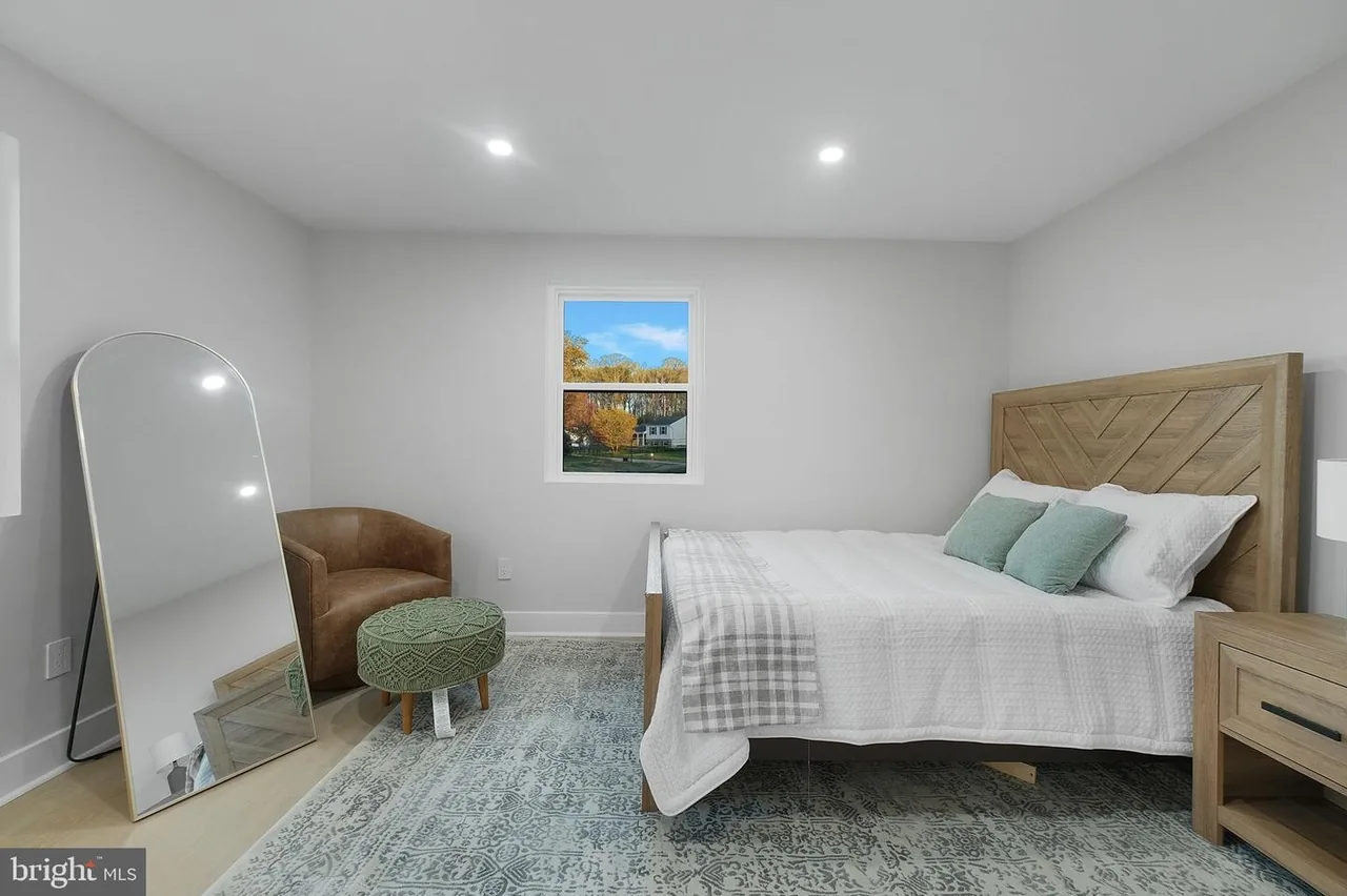 678 Chestnut Springs Lane, Maryland — Samantha Allen DMV investment property — interior detail (photo 04)