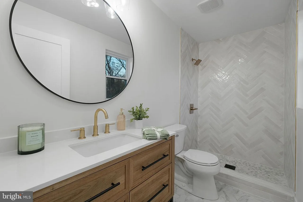 678 Chestnut Springs Lane, Maryland — Samantha Allen DMV investment property — interior detail (photo 05)