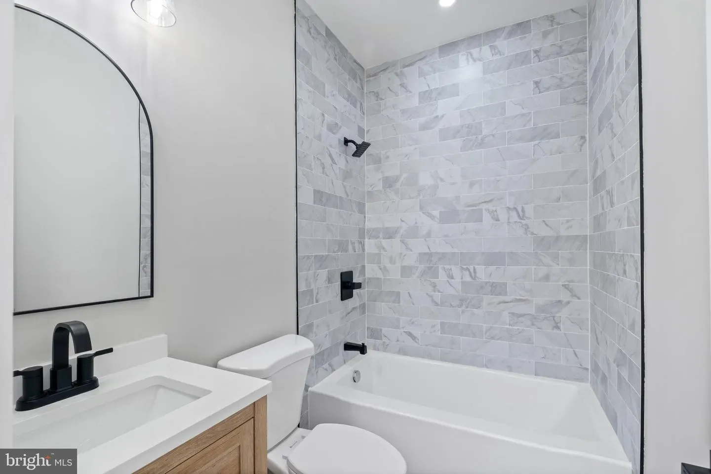 35 Michigan Avenue NE, Bloomingdale, Washington DC — Samantha Allen investment property — interior detail (photo 05)