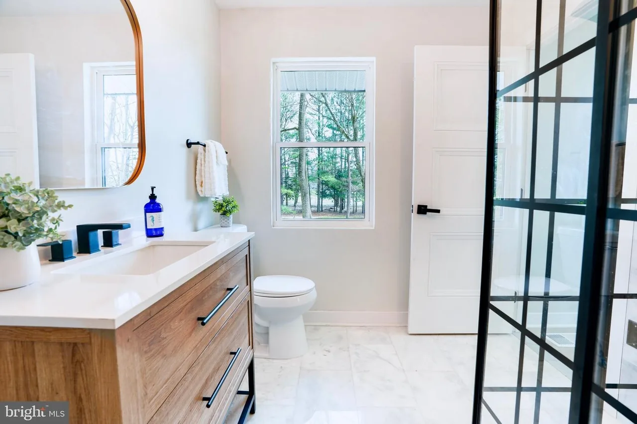 7600 Pindell School Road, Maryland — Samantha Allen DMV investment property — interior detail (photo 05)
